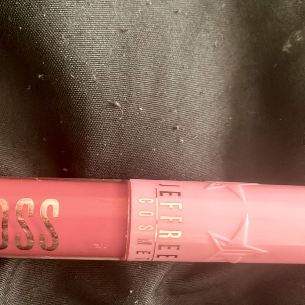 Jeffree star liquid lipstick shade red affair